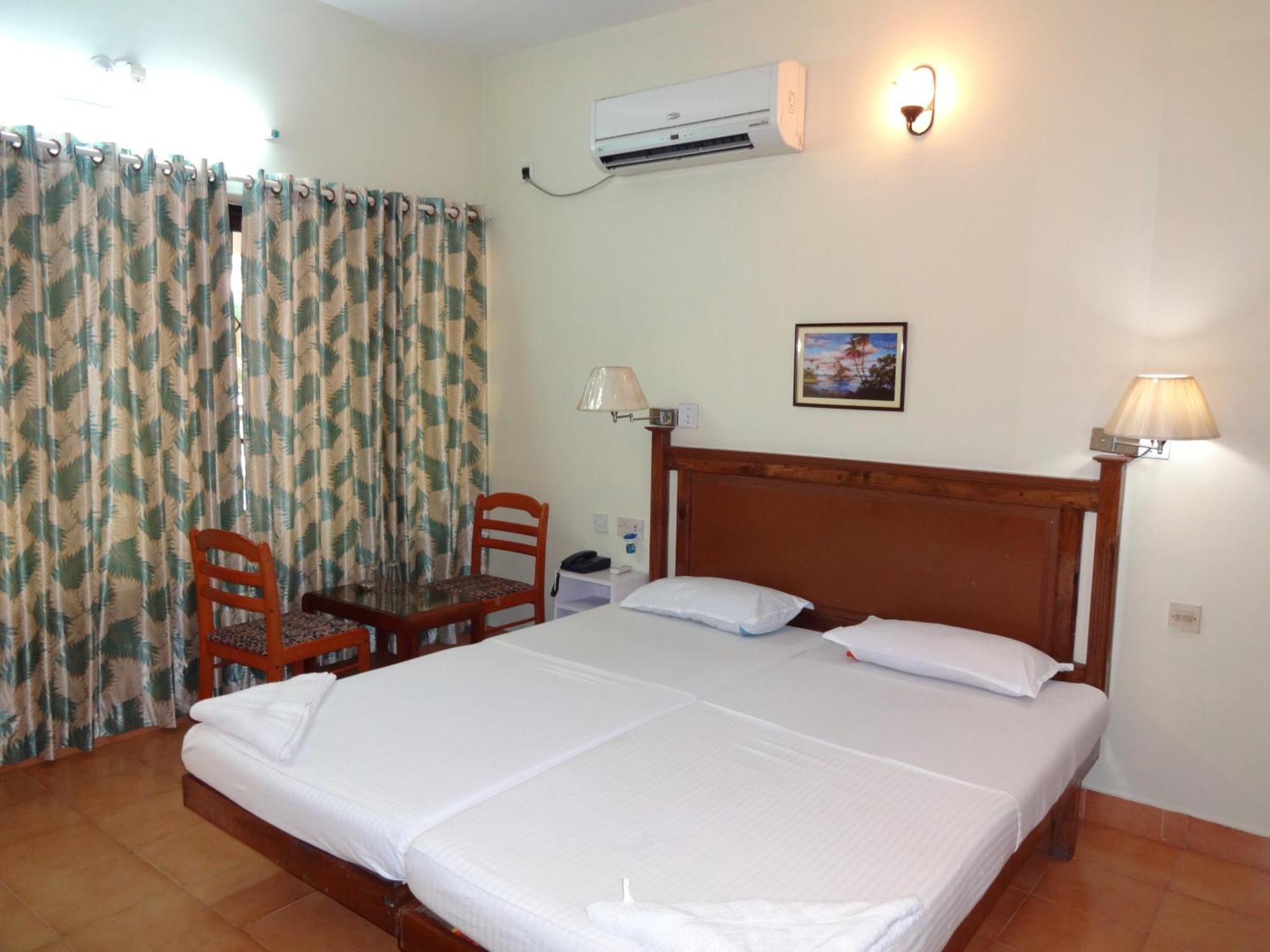 Hotel Thushara Kovalam Bagian luar foto