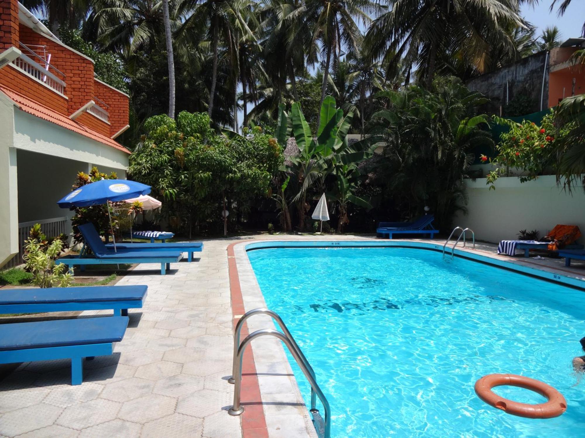 Hotel Thushara Kovalam Bagian luar foto