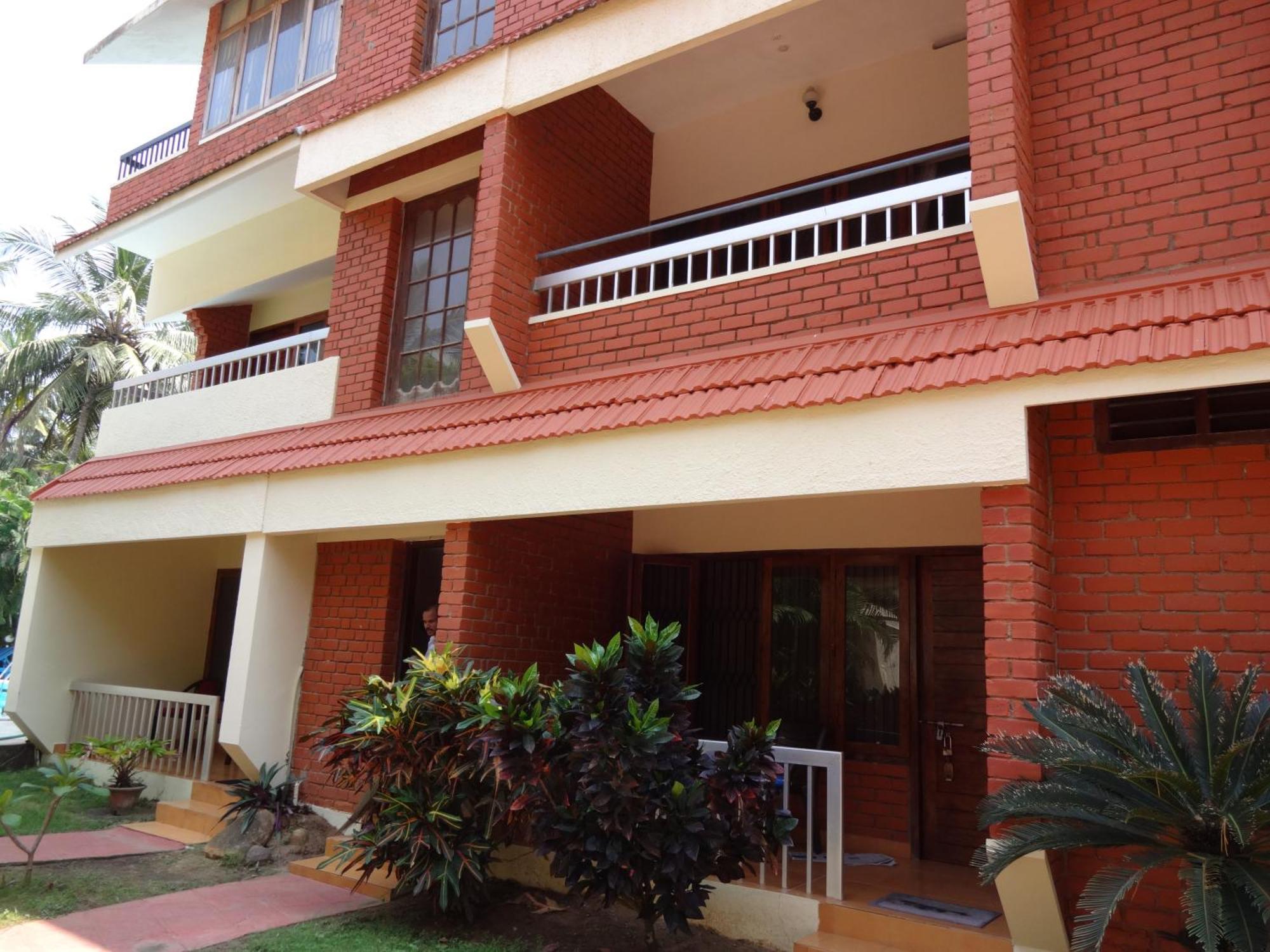 Hotel Thushara Kovalam Bagian luar foto
