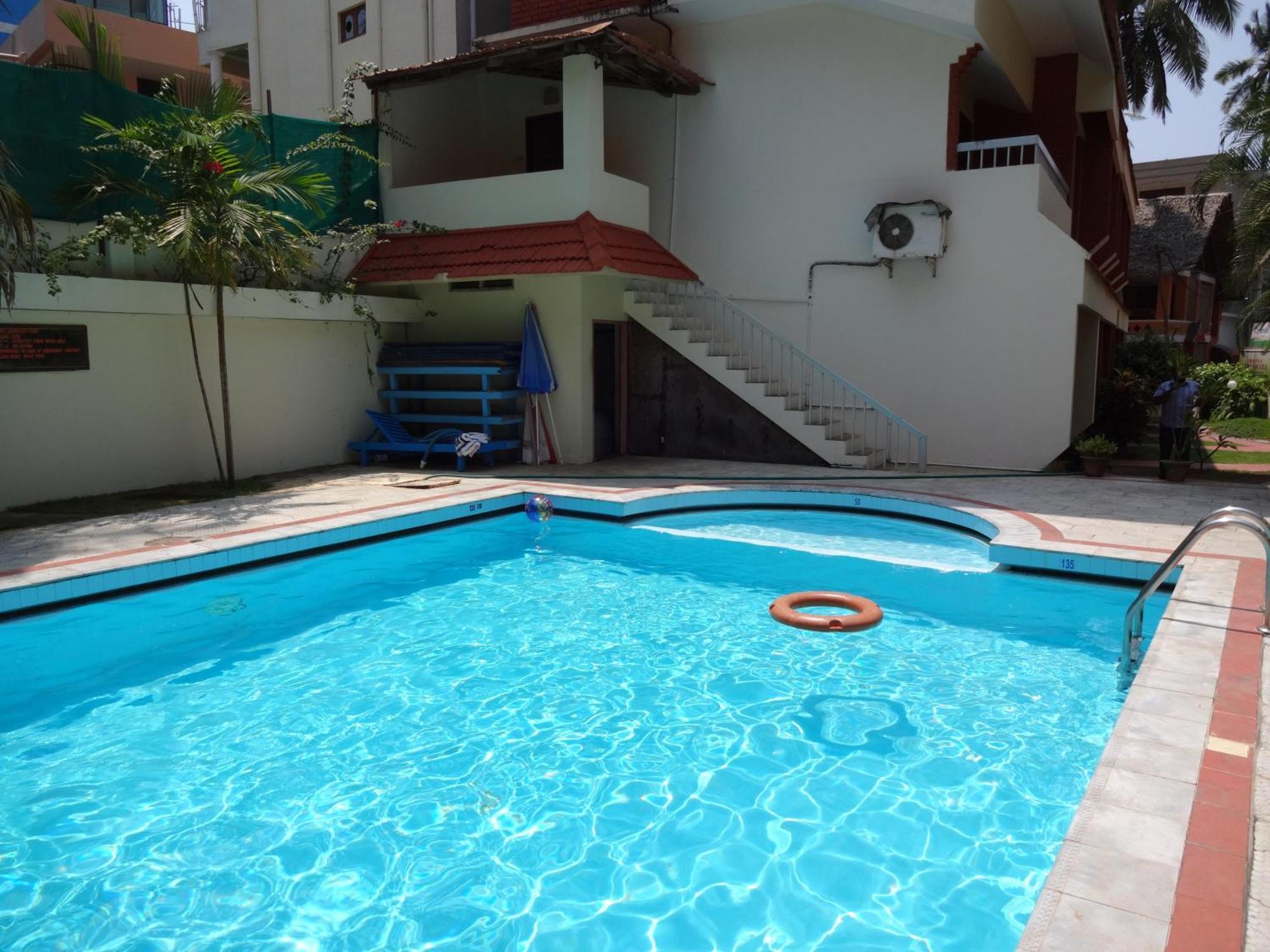 Hotel Thushara Kovalam Bagian luar foto