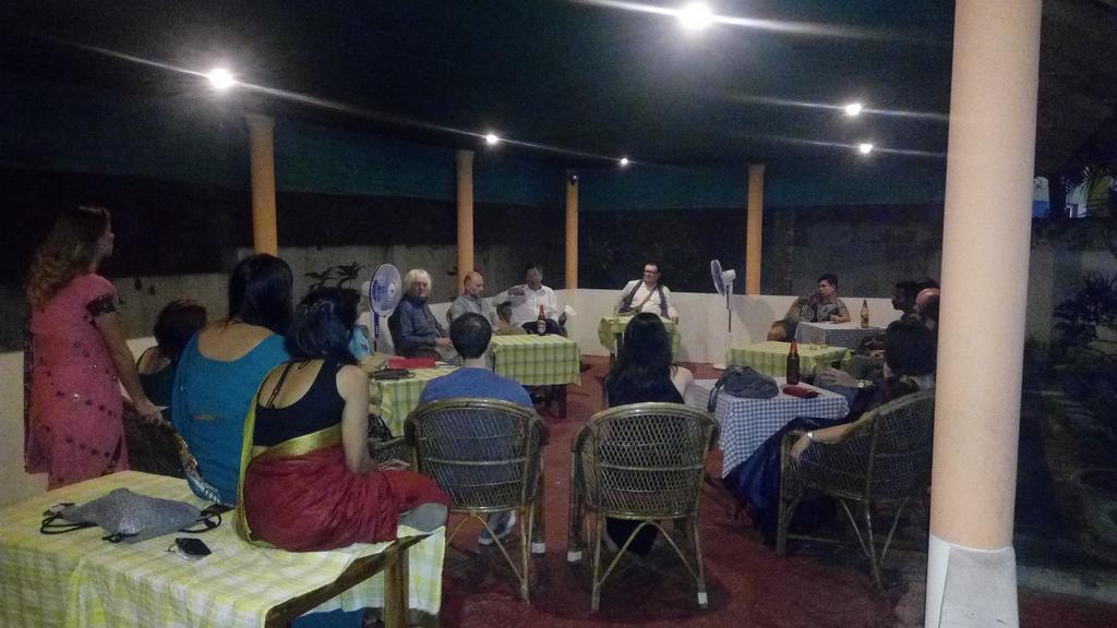 Hotel Thushara Kovalam Bagian luar foto