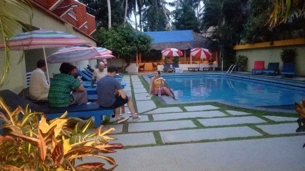 Hotel Thushara Kovalam Bagian luar foto