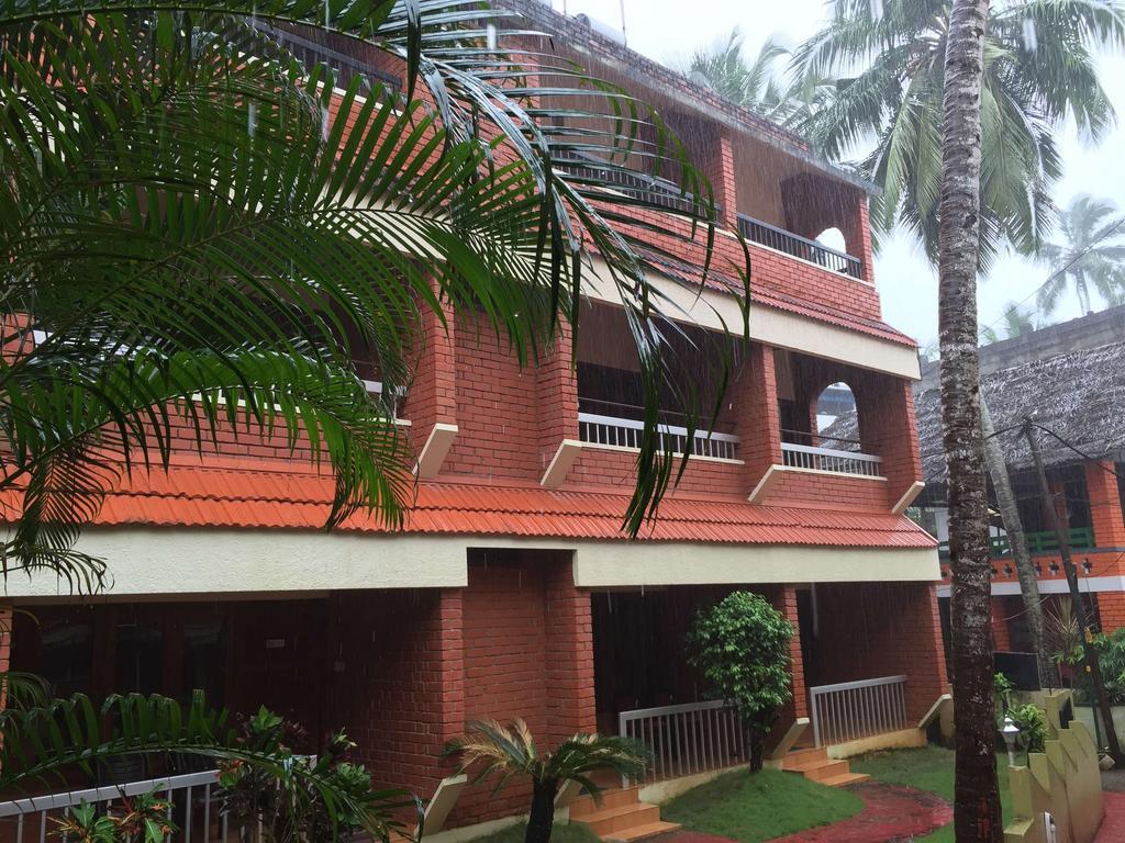 Hotel Thushara Kovalam Bagian luar foto
