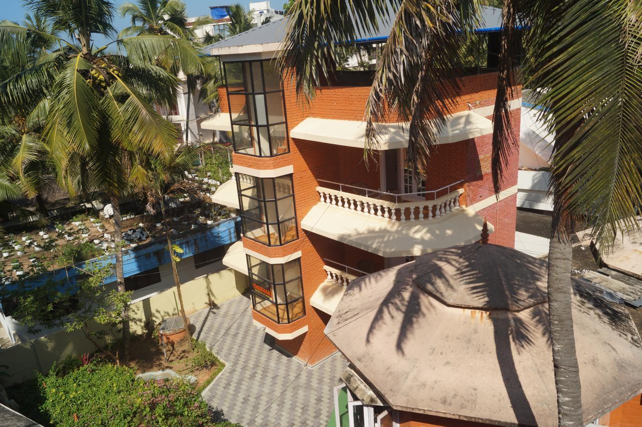 Hotel Thushara Kovalam Bagian luar foto